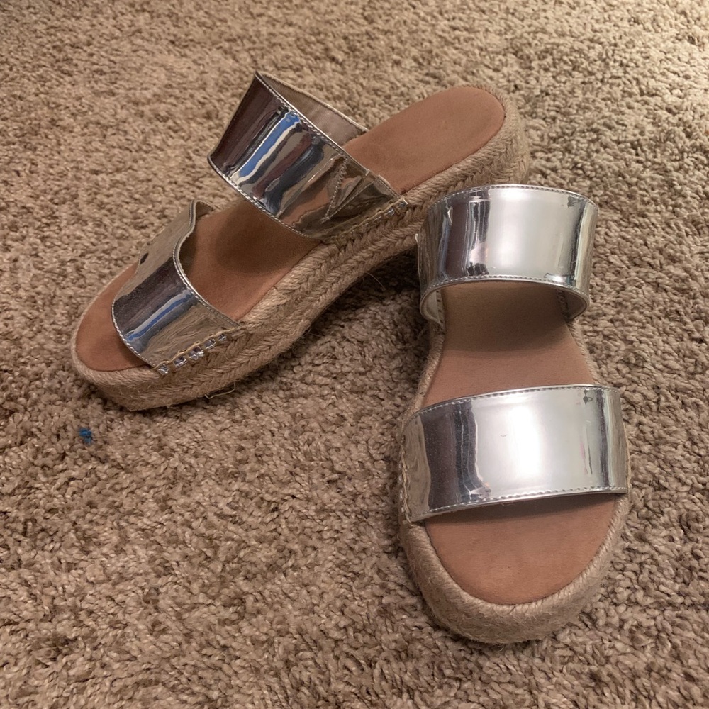 Aldo silver sandal 6.5